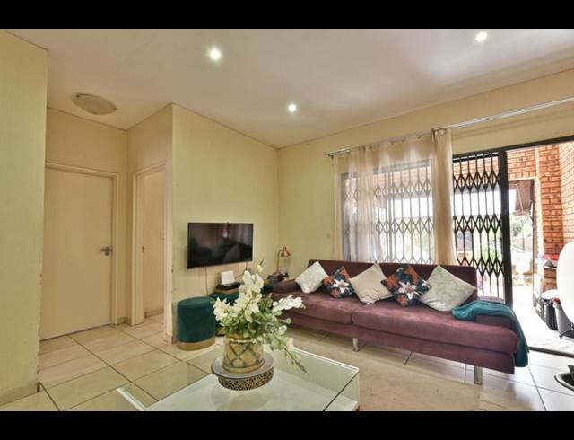 2 BEDROOM APARTMENT FOR SALE IN MULBARTON